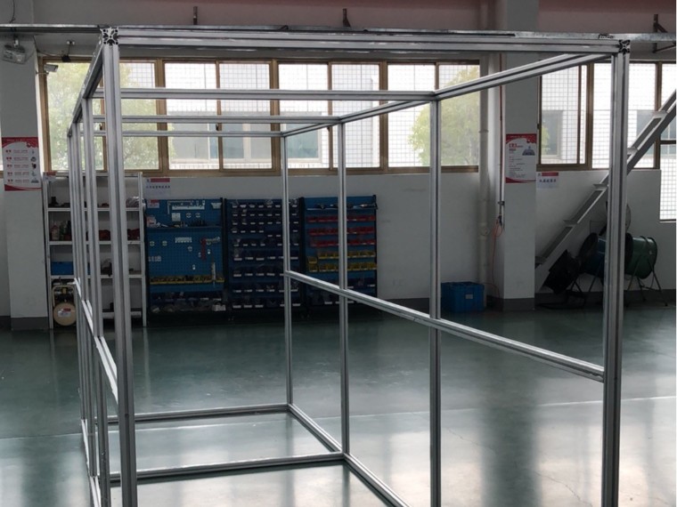 澳宏為您解答：用工業(yè)鋁型材搭建無塵室潔凈棚隔斷需要用到哪些配件？